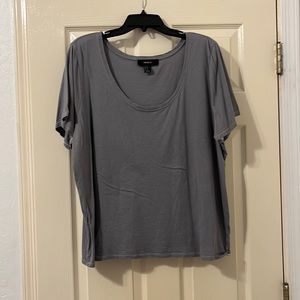 Short sleeve gray top